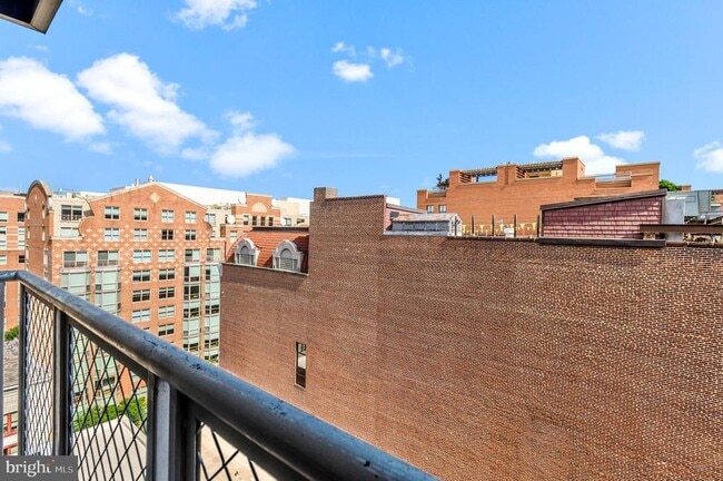 Building Photo - 631 D St NW