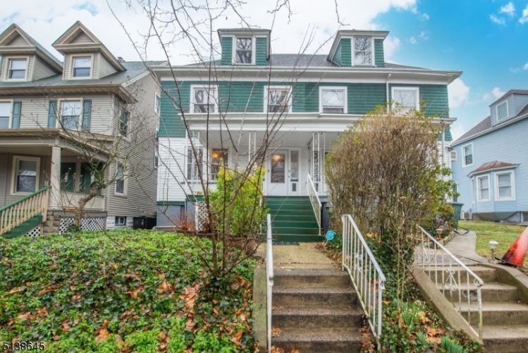 Primary Photo - 10 Riggs Pl