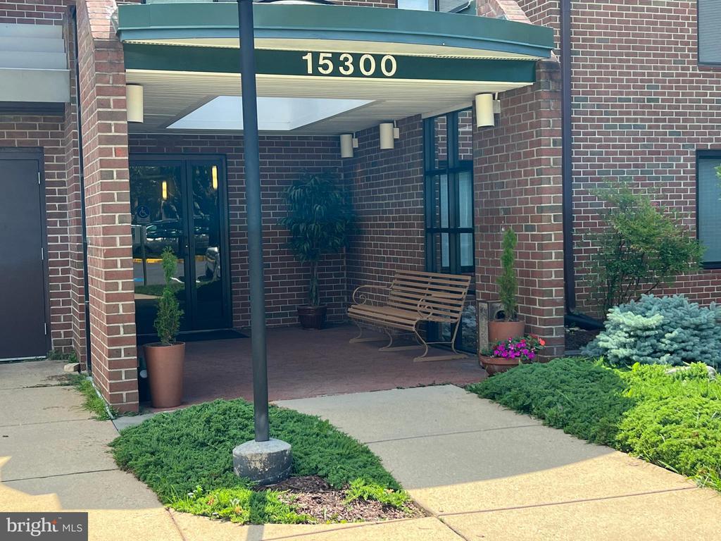 Primary Photo - 15300 Beaverbrook Ct