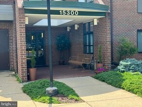 Building Photo - 15300 Beaverbrook Ct