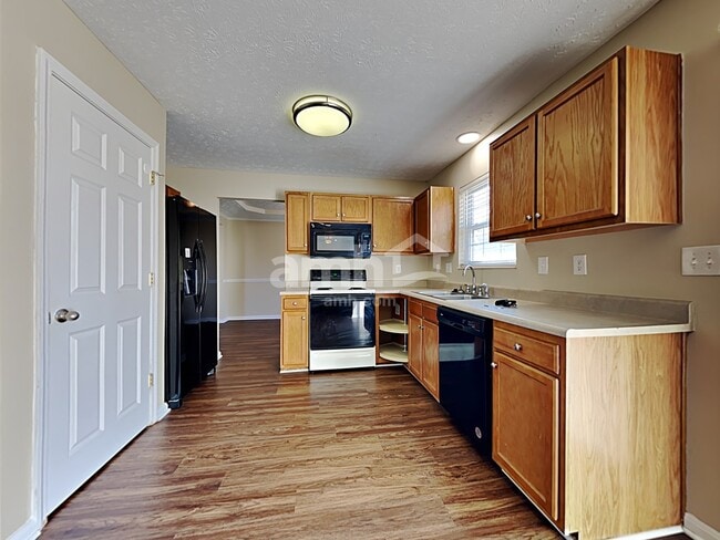 Foto del edificio - 265 Red Cedar Ct
