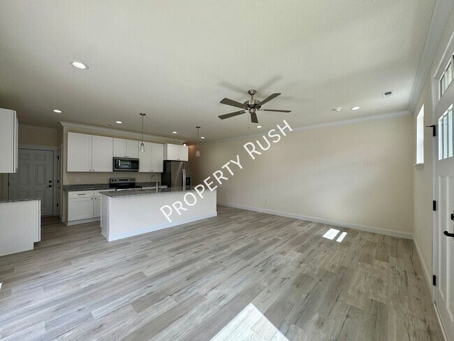 Foto del edificio - 1918 Cypress Ln
