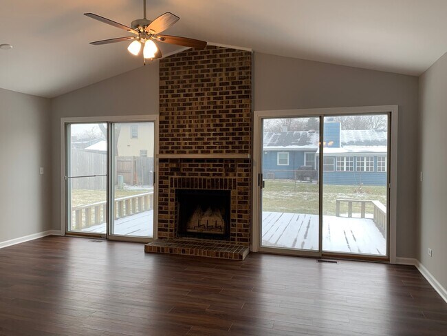 Foto del edificio - 1123 Willow Ct