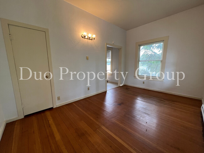 Building Photo - 846 F St