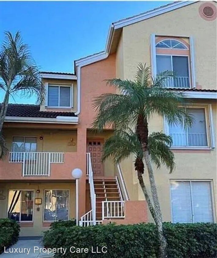 Primary Photo - 2 br, 2.5 bath House - 1200 Club Drive