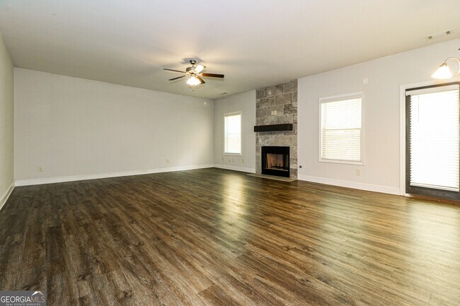 Building Photo - 787 Overlook Gln Dr