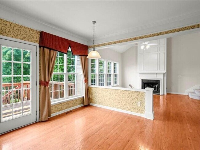 Building Photo - 2080 Vistoria Dr