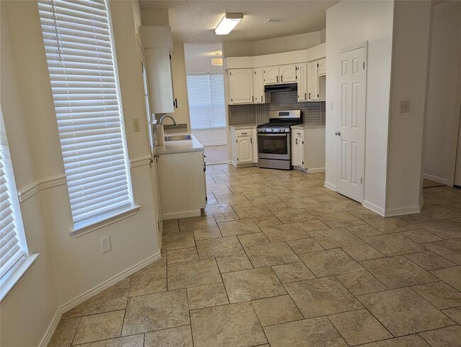 Building Photo - 17609 Columbia Falls Cove