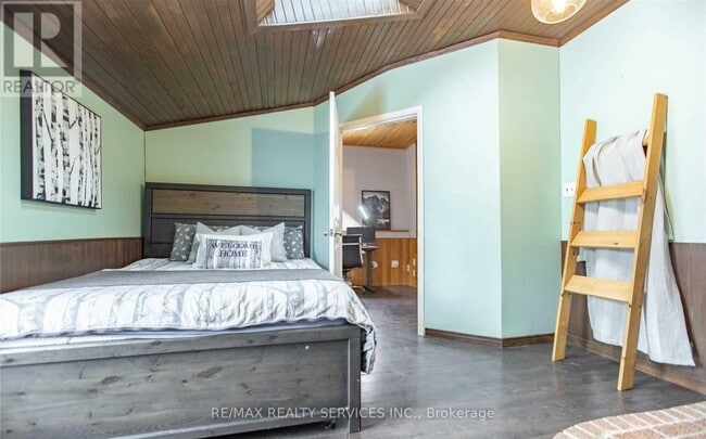 Building Photo - 205 Glen Rd