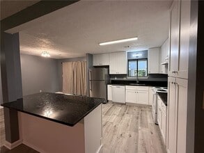 Building Photo - 2845 Landington Way NW