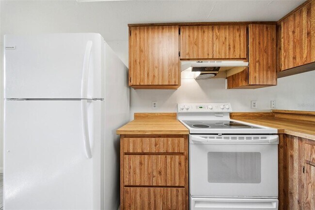 Foto del edificio - 2131 Ridge Rd S