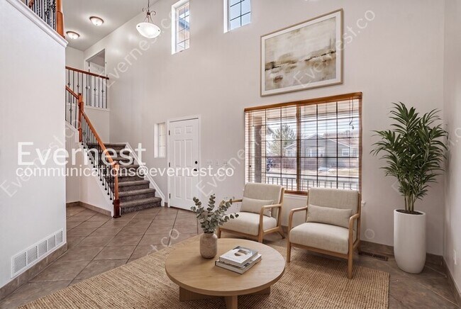 Foto del edificio - 5 Bed, 3.5 Bath Home with Fenced Yard & Garage / Available Now!
