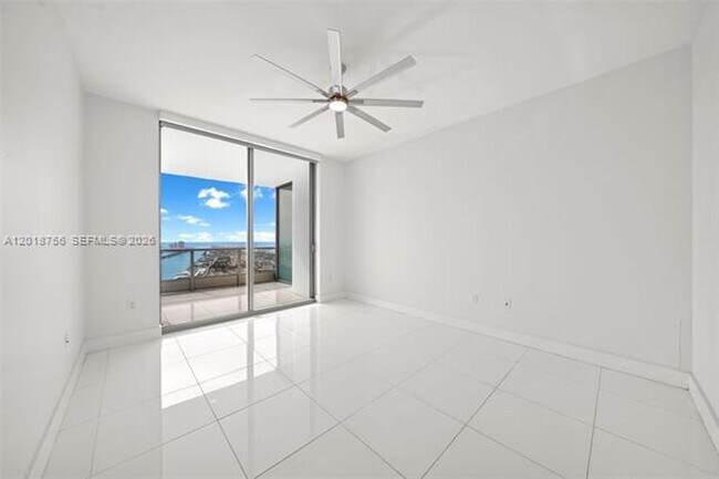 Foto del edificio - 900 Biscayne Blvd