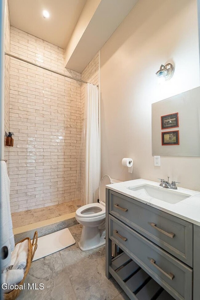 Building Photo - 240 Washington Ave