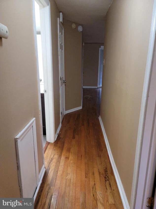 Primary Photo - 22 S Springfield Rd