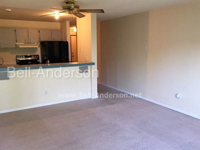 Top Floor 1 Bedroom Condo Great Location Apartment For Rent In