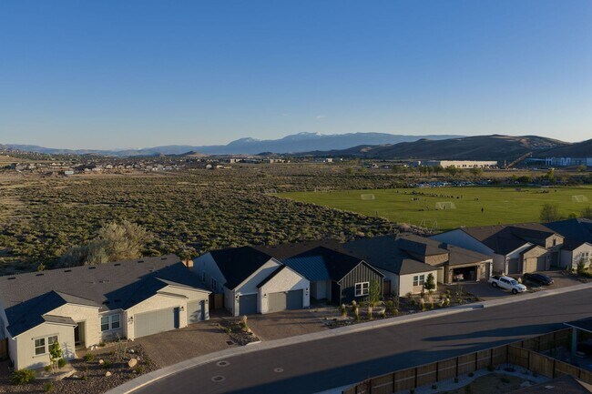 Foto del edificio - 4 Bedroom Home in Stonebrook