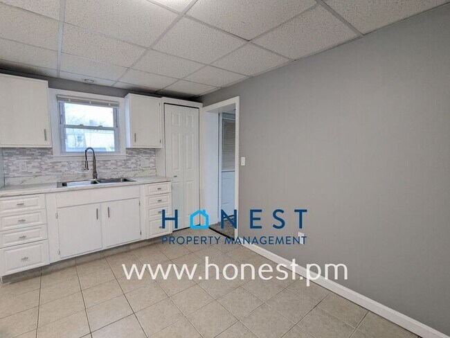 Foto del edificio - 73 Kennedy Memorial Dr