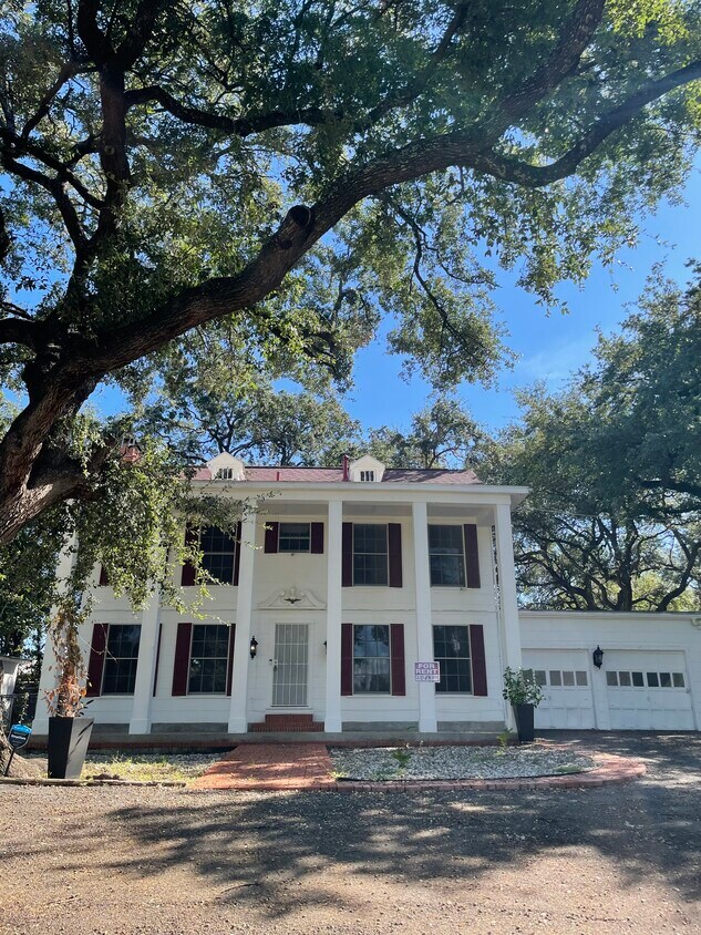 4003 Parkway Dr, San Antonio, TX 78228 House for Rent in San Antonio