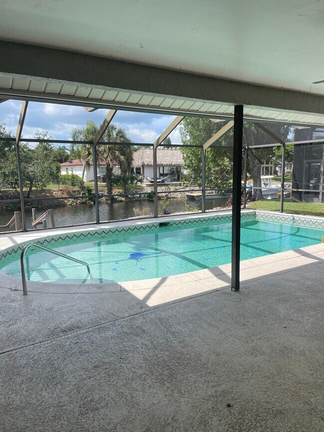 Building Photo - 2584 Longboat Dr