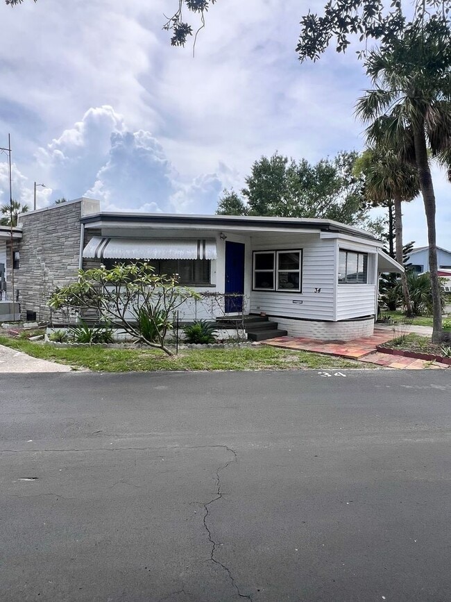Building Photo - 4851 W Gandy Blvd