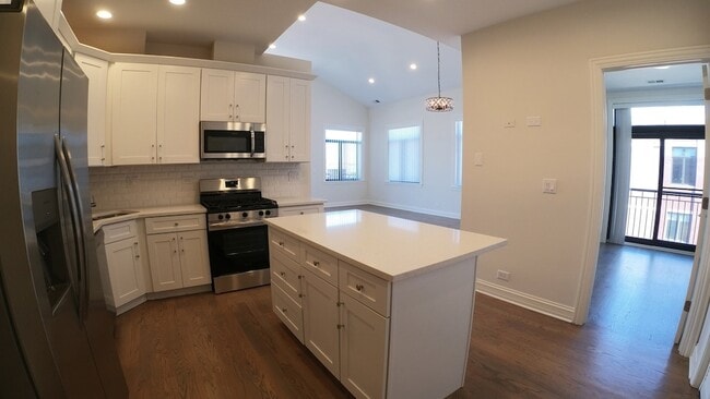 Foto del edificio - 1701 W Chicago Ave