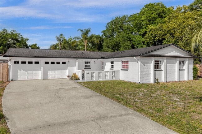 Building Photo - 641 Sherwood Dr