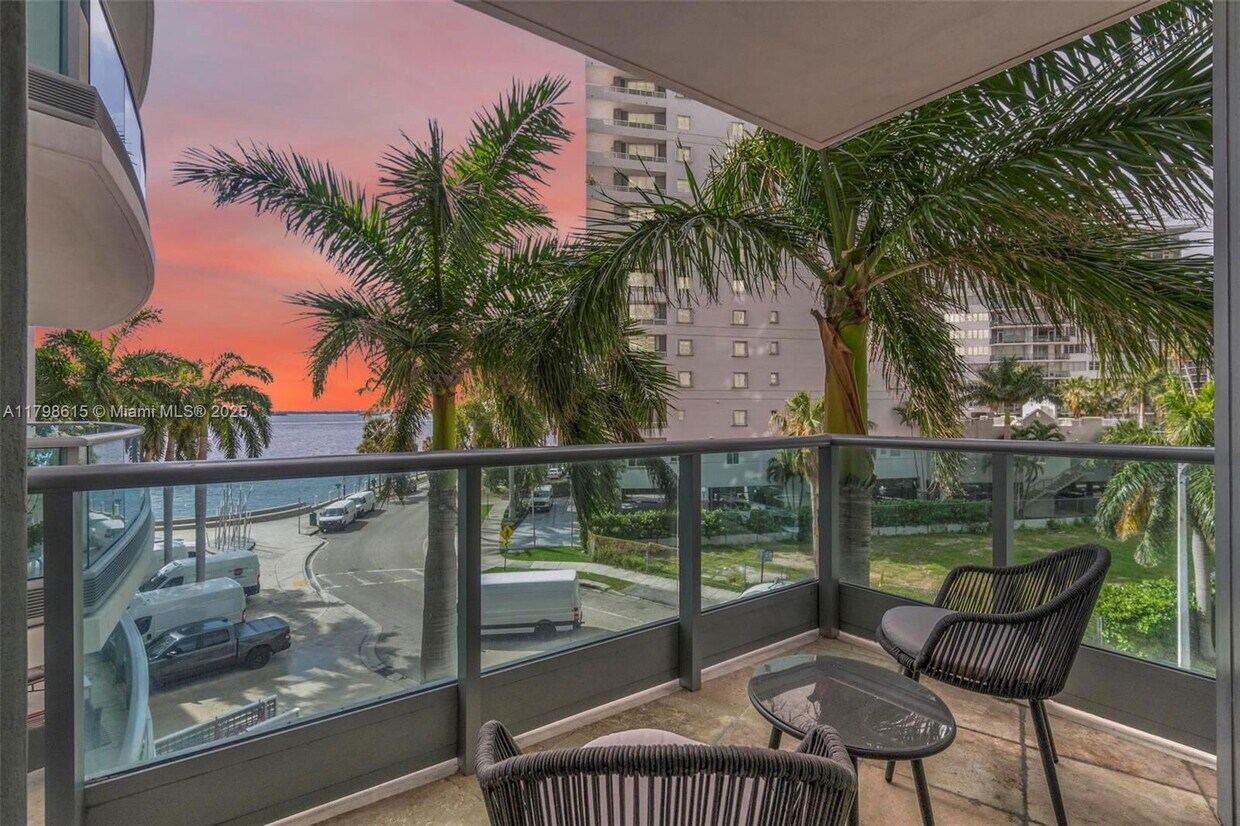 Foto principal - 1331 Brickell Bay Dr