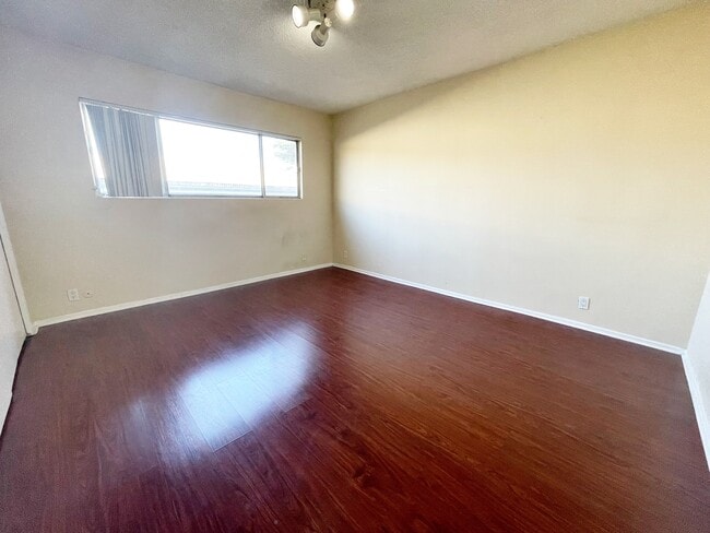 Foto del edificio - 8835 Alcott St