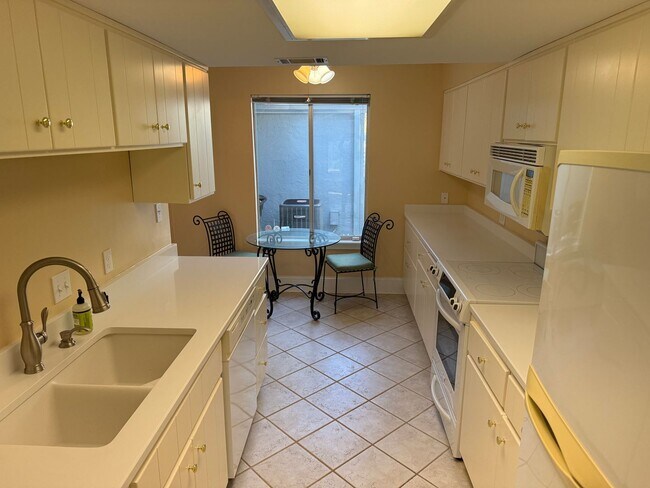 Foto del edificio - 2779 Blair Stone Court