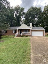 Building Photo - 122 Wellington Cir