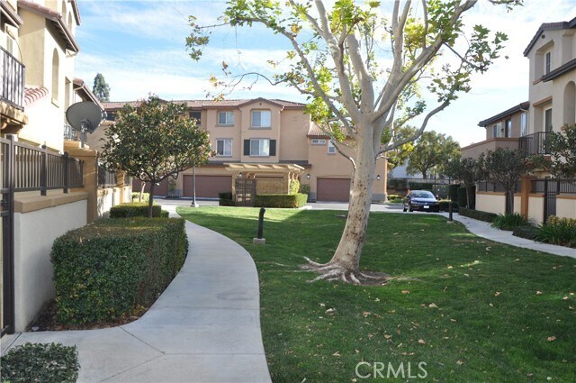 Building Photo - 17871 Shady View Dr