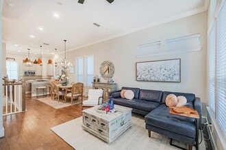 Building Photo - 809 Leavenworth Ave