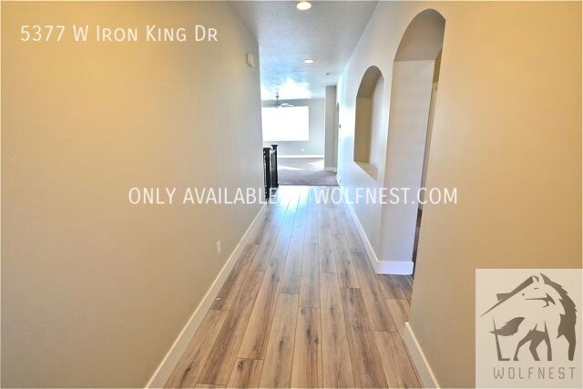 Building Photo - Beautiful 5 Bedroom Herriman Home! No Depo...