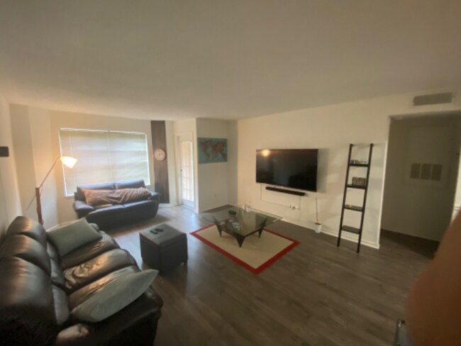 Foto del edificio - 1013 Chastain Park Ct NE