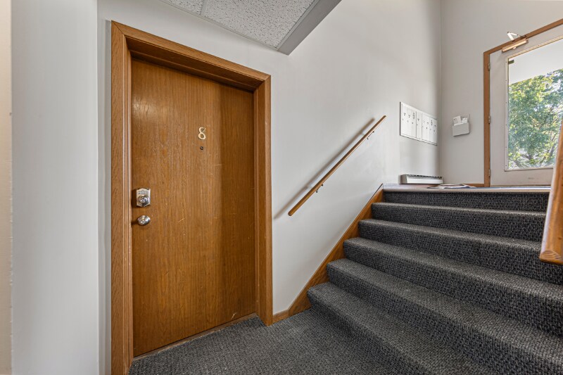 Foto principal - 1402 Division St W