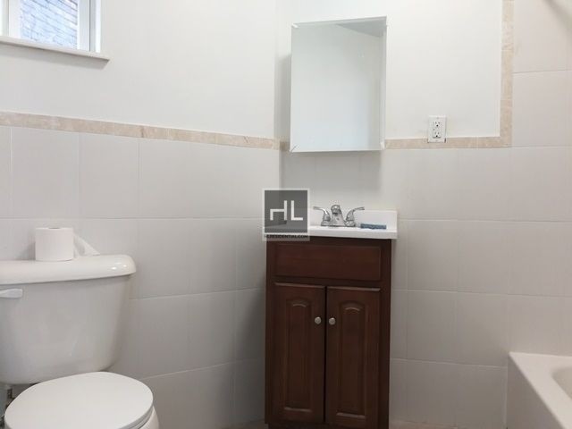 Foto del edificio - 1342 SAINT JOHN Pl
