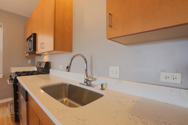 Foto del edificio - 1258 S Blue Island Ave