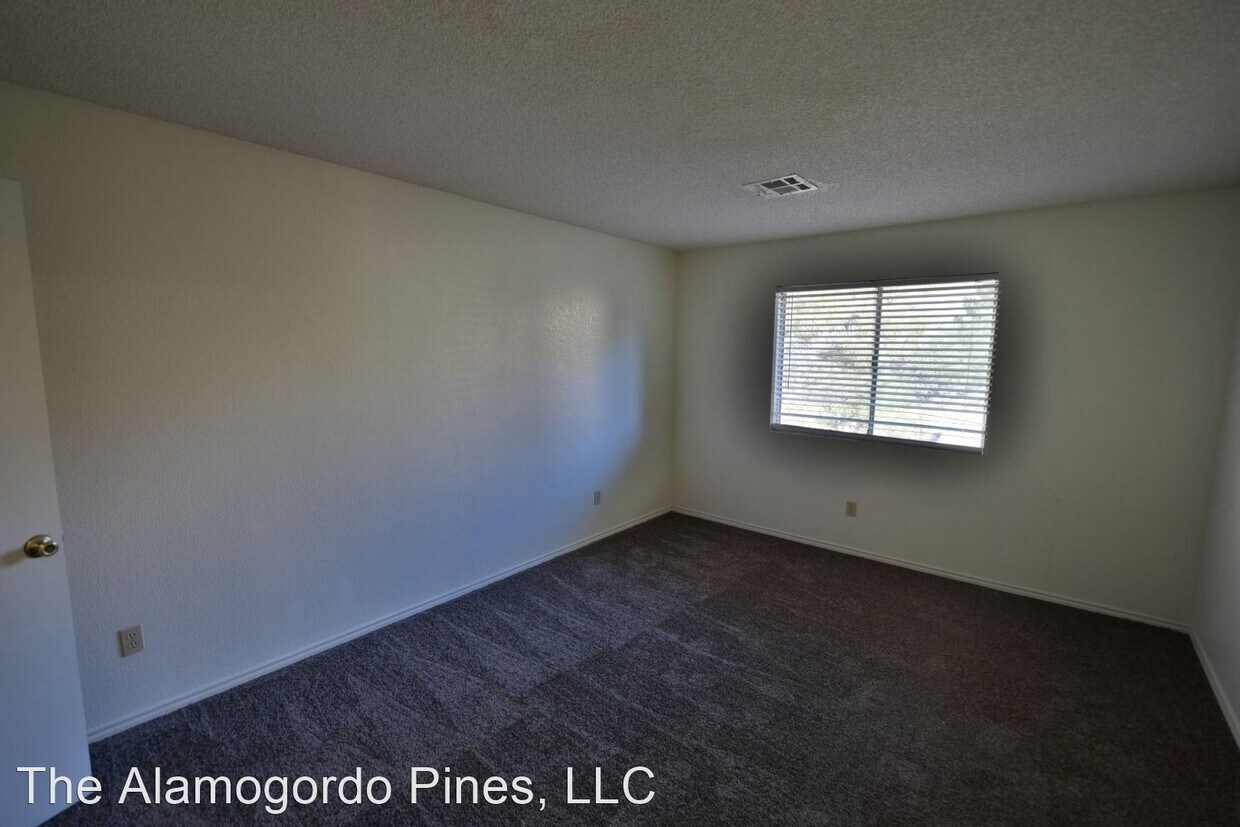 Primary Photo - 2100-2161 Stardust Ct