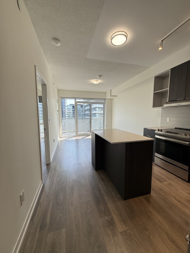 Photo du bâtiment - 2520 Eglinton Ave W