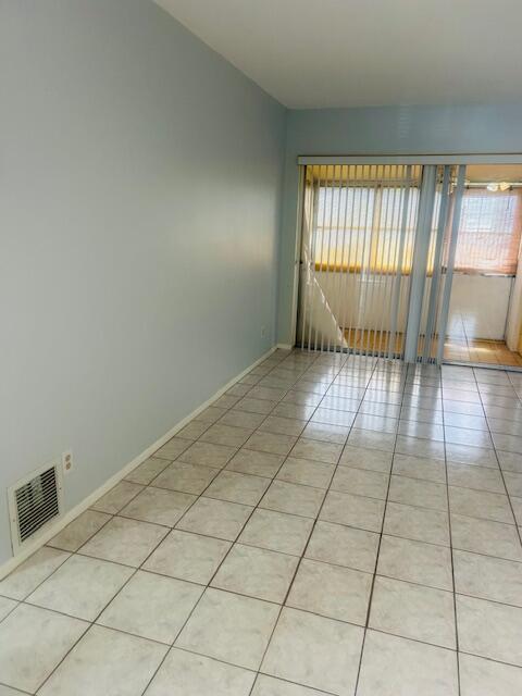 Foto del edificio - 2660 Barkley Dr E