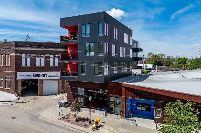 Building Photo - 1108 S 10th St
