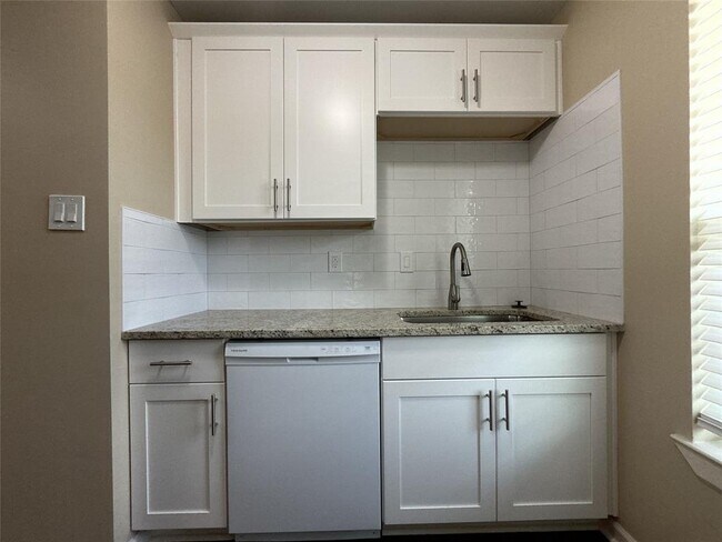 Foto del edificio - 5550 N Braeswood Blvd