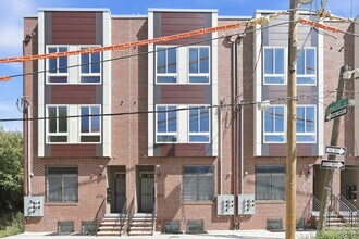 Building Photo - 2007-13-2013 N Croskey St