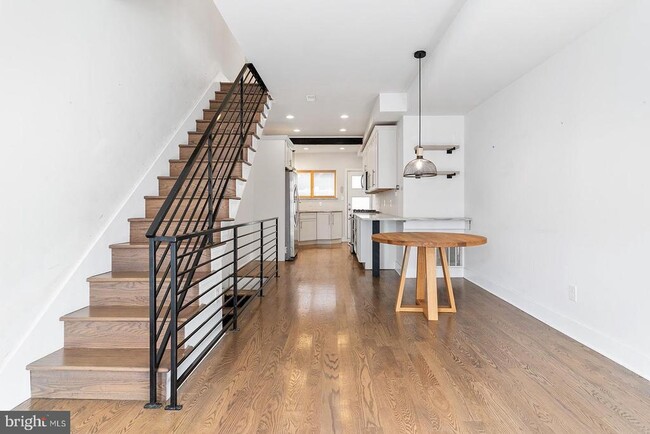 Building Photo - 1117 Mercy St