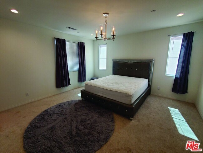 Foto del edificio - 7589 Botany St