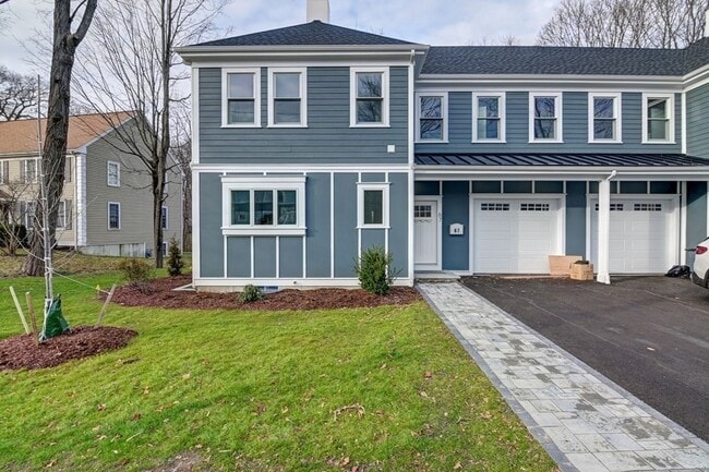 Building Photo - 67 Hollis Ave