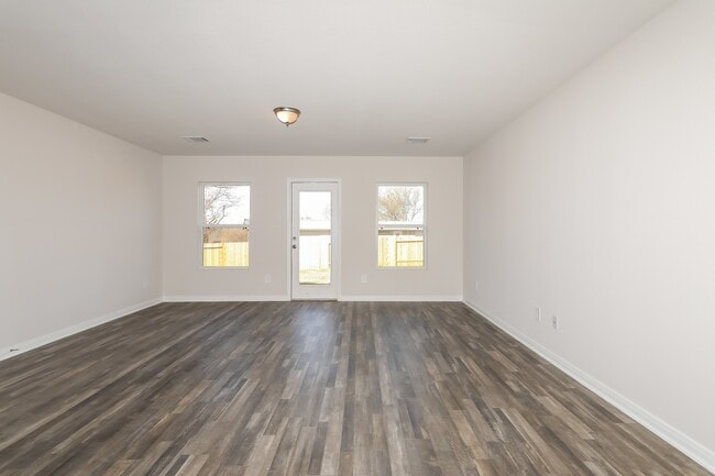 Foto del edificio - 14187 Green Wing Cir