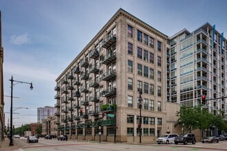 Building Photo - 1801 S Michigan Ave