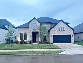 Building Photo - 2124 Esher Dr